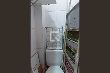 Apartamento à venda com 99m², 4 quartos e 2 vagas Apartamento à venda com 99m², 4 quartos e 2 vagasBanheiro de Serviço
