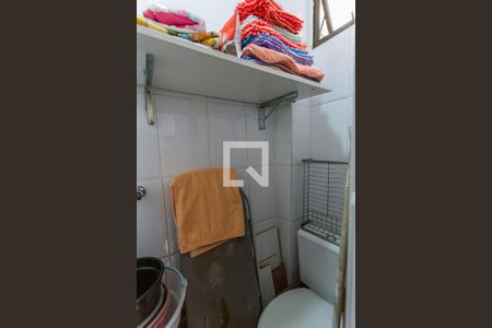 Apartamento à venda com 99m², 4 quartos e 2 vagas Apartamento à venda com 99m², 4 quartos e 2 vagasBanheiro de Serviço