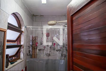 Casa à venda com 270m², 4 quartos e 1 vaga Casa à venda com 270m², 4 quartos e 1 vagabanheiro externo