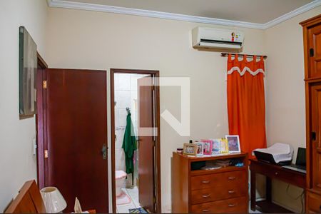 Casa à venda com 270m², 4 quartos e 1 vaga Casa à venda com 270m², 4 quartos e 1 vagaquarto 2 suite