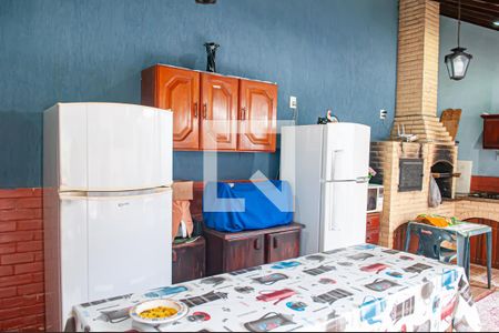 Casa à venda com 270m², 4 quartos e 1 vaga Casa à venda com 270m², 4 quartos e 1 vagachurrasqueira