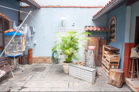 Casa à venda com 270m², 4 quartos e 1 vaga Casa à venda com 270m², 4 quartos e 1 vagaArea de serviço