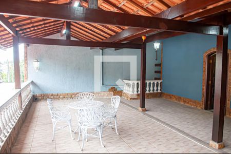 Casa à venda com 270m², 4 quartos e 1 vaga Casa à venda com 270m², 4 quartos e 1 vagaterraço