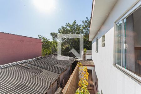 Casa à venda com 216m², 4 quartos e 2 vagas Casa à venda com 216m², 4 quartos e 2 vagasVista do Acesso Área de Serviço