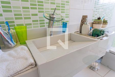 Casa à venda com 216m², 4 quartos e 2 vagas Casa à venda com 216m², 4 quartos e 2 vagasDetalhe do banheiro