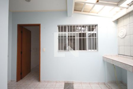 Casa à venda com 100m², 1 quarto e 1 vagaQuintal