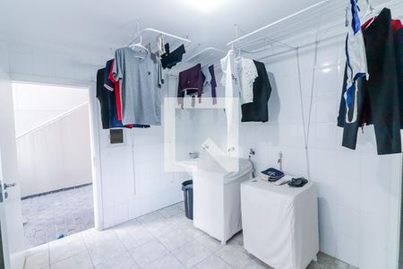 Casa à venda com 490m², 4 quartos e 4 vagas Casa à venda com 490m², 4 quartos e 4 vagasLavanderia