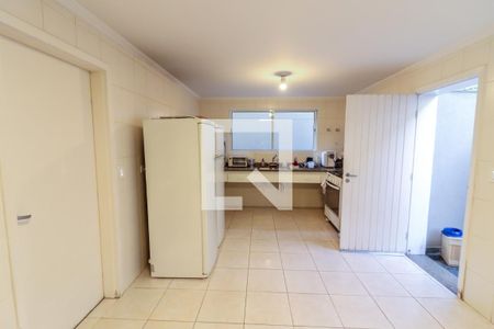 Casa à venda com 490m², 4 quartos e 4 vagas Casa à venda com 490m², 4 quartos e 4 vagasCozinha