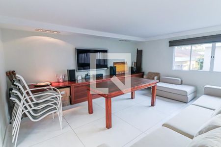 Casa à venda com 490m², 4 quartos e 4 vagas Casa à venda com 490m², 4 quartos e 4 vagasArea Gourmet