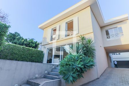 Casa à venda com 490m², 4 quartos e 4 vagas Casa à venda com 490m², 4 quartos e 4 vagasGaragem