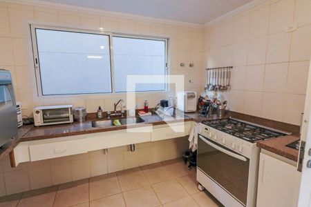 Casa à venda com 490m², 4 quartos e 4 vagas Casa à venda com 490m², 4 quartos e 4 vagasCozinha