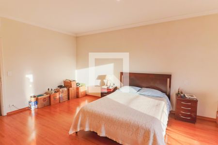 Casa à venda com 490m², 4 quartos e 4 vagas Casa à venda com 490m², 4 quartos e 4 vagasSuite 3 e 4 ( Master )