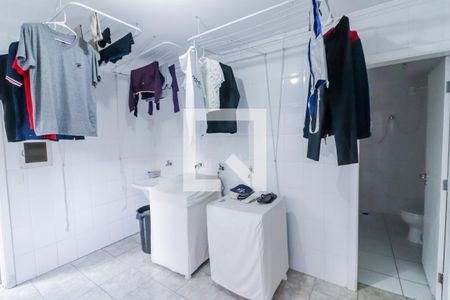 Casa à venda com 490m², 4 quartos e 4 vagas Casa à venda com 490m², 4 quartos e 4 vagasLavanderia