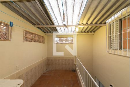Casa à venda com 108m², 2 quartos e 1 vaga Casa à venda com 108m², 2 quartos e 1 vagaVaranda