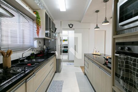 Apartamento à venda com 107m², 2 quartos e 2 vagas Apartamento à venda com 107m², 2 quartos e 2 vagasCozinha