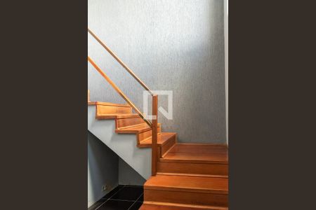 Escada de casa para alugar com 4 quartos, 275m² em Jardim Cura D’ars, Campinas