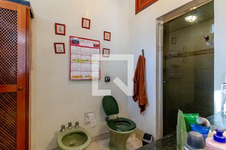 Casa à venda com 493m², 4 quartos e 3 vagas Casa à venda com 493m², 4 quartos e 3 vagasBanheiro 1 - Suíte