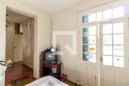 Casa à venda com 493m², 4 quartos e 3 vagas Casa à venda com 493m², 4 quartos e 3 vagasQuarto 1 - Suíte