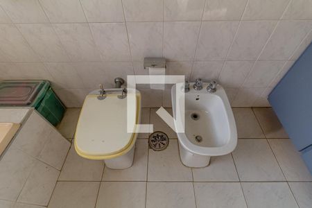 Casa à venda com 493m², 4 quartos e 3 vagas Casa à venda com 493m², 4 quartos e 3 vagasBanheiro 3