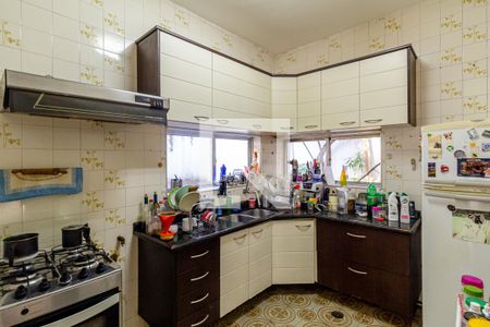 Casa à venda com 493m², 4 quartos e 3 vagas Casa à venda com 493m², 4 quartos e 3 vagasCozinha