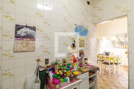 Casa à venda com 493m², 4 quartos e 3 vagas Casa à venda com 493m², 4 quartos e 3 vagasCozinha