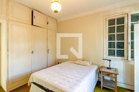 Casa à venda com 493m², 4 quartos e 3 vagas Casa à venda com 493m², 4 quartos e 3 vagasQuarto 3