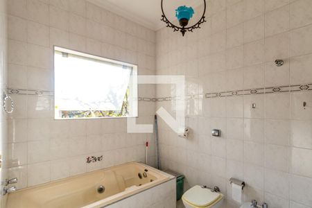 Casa à venda com 493m², 4 quartos e 3 vagas Casa à venda com 493m², 4 quartos e 3 vagasBanheiro 3