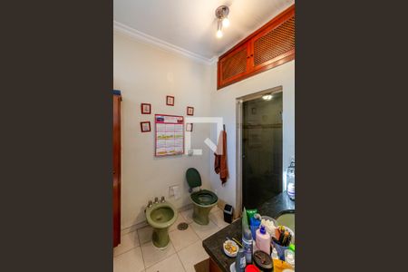 Casa à venda com 493m², 4 quartos e 3 vagas Casa à venda com 493m², 4 quartos e 3 vagasBanheiro 1 - Suíte