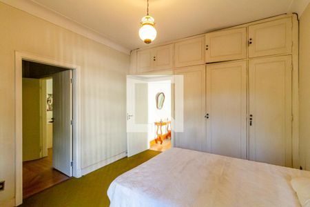 Casa à venda com 493m², 4 quartos e 3 vagas Casa à venda com 493m², 4 quartos e 3 vagasQuarto 3