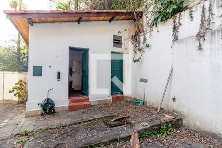 Casa à venda com 493m², 4 quartos e 3 vagas Casa à venda com 493m², 4 quartos e 3 vagasQuintal