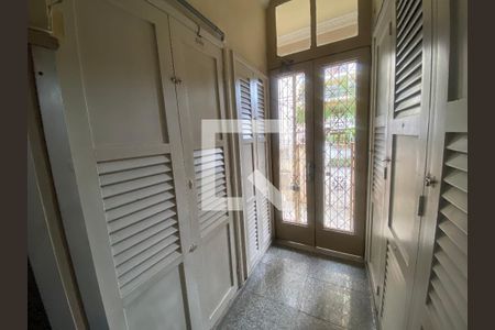 Apartamento à venda com 80m², 2 quartos e sem vaga Apartamento à venda com 80m², 2 quartos e sem vagaHall