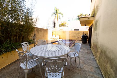 Casa à venda com 330m², 4 quartos e 4 vagasPiscinaPiscina