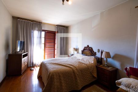 Casa à venda com 330m², 4 quartos e 4 vagasSuite 1