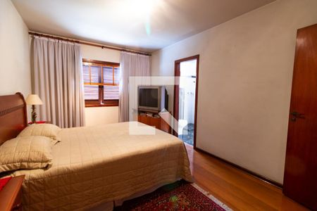 Casa à venda com 330m², 4 quartos e 4 vagasSuite 2