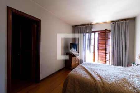 Casa à venda com 330m², 4 quartos e 4 vagasSuite 1