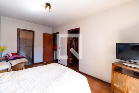 Casa à venda com 330m², 4 quartos e 4 vagasSuite 1