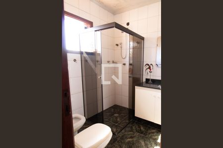 Casa à venda com 330m², 4 quartos e 4 vagasBanheiro da Suíte 2