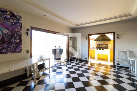 Casa à venda com 330m², 4 quartos e 4 vagasSalão de Festas