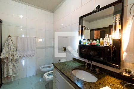 Casa à venda com 330m², 4 quartos e 4 vagasBanheiro da Suíte 1