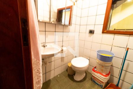 Casa à venda com 330m², 4 quartos e 4 vagasBanheiro de Serviço