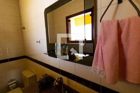 Casa à venda com 330m², 4 quartos e 4 vagasLavabo