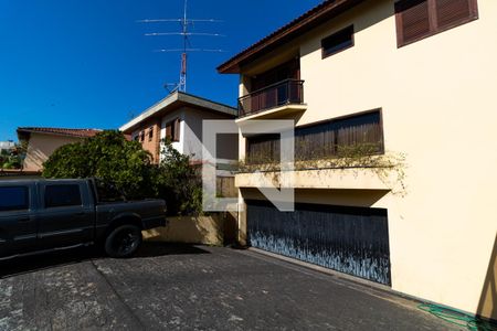 Casa à venda com 330m², 4 quartos e 4 vagasFachada