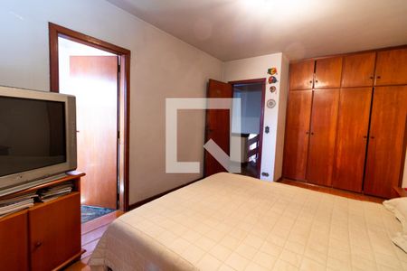 Casa à venda com 330m², 4 quartos e 4 vagasSuite 2