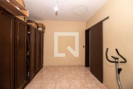 Casa à venda com 265m², 6 quartos e 3 vagas Casa à venda com 265m², 6 quartos e 3 vagasQuarto 1