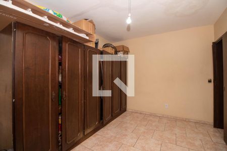 Casa à venda com 265m², 6 quartos e 3 vagas Casa à venda com 265m², 6 quartos e 3 vagasQuarto 1