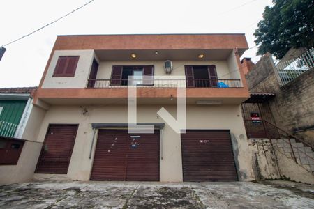 Casa à venda com 265m², 6 quartos e 3 vagas Casa à venda com 265m², 6 quartos e 3 vagasFachada