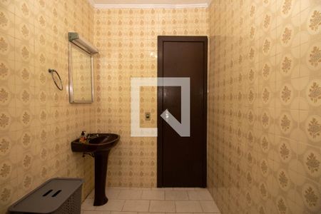 Casa à venda com 265m², 6 quartos e 3 vagas Casa à venda com 265m², 6 quartos e 3 vagasBanheiro Social