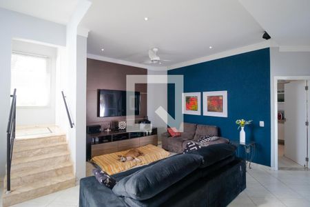 Casa à venda com 370m², 5 quartos e 2 vagas Casa à venda com 370m², 5 quartos e 2 vagasSalas