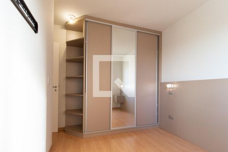 Quarto 2 de apartamento para alugar com 2 quartos, 50m² em Capão Raso, Curitiba