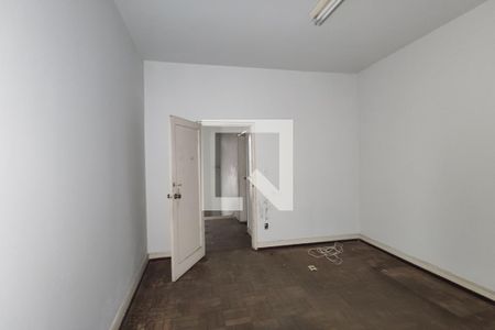 Casa à venda com 385m², 4 quartos e 2 vagasQuarto 4